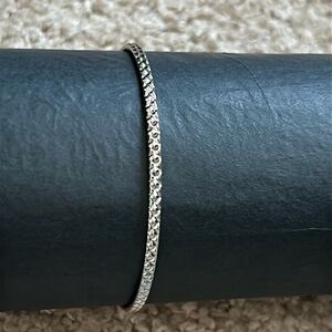 Women’s vintage dainty silver tone bangle bracelet one size measurements shown‎